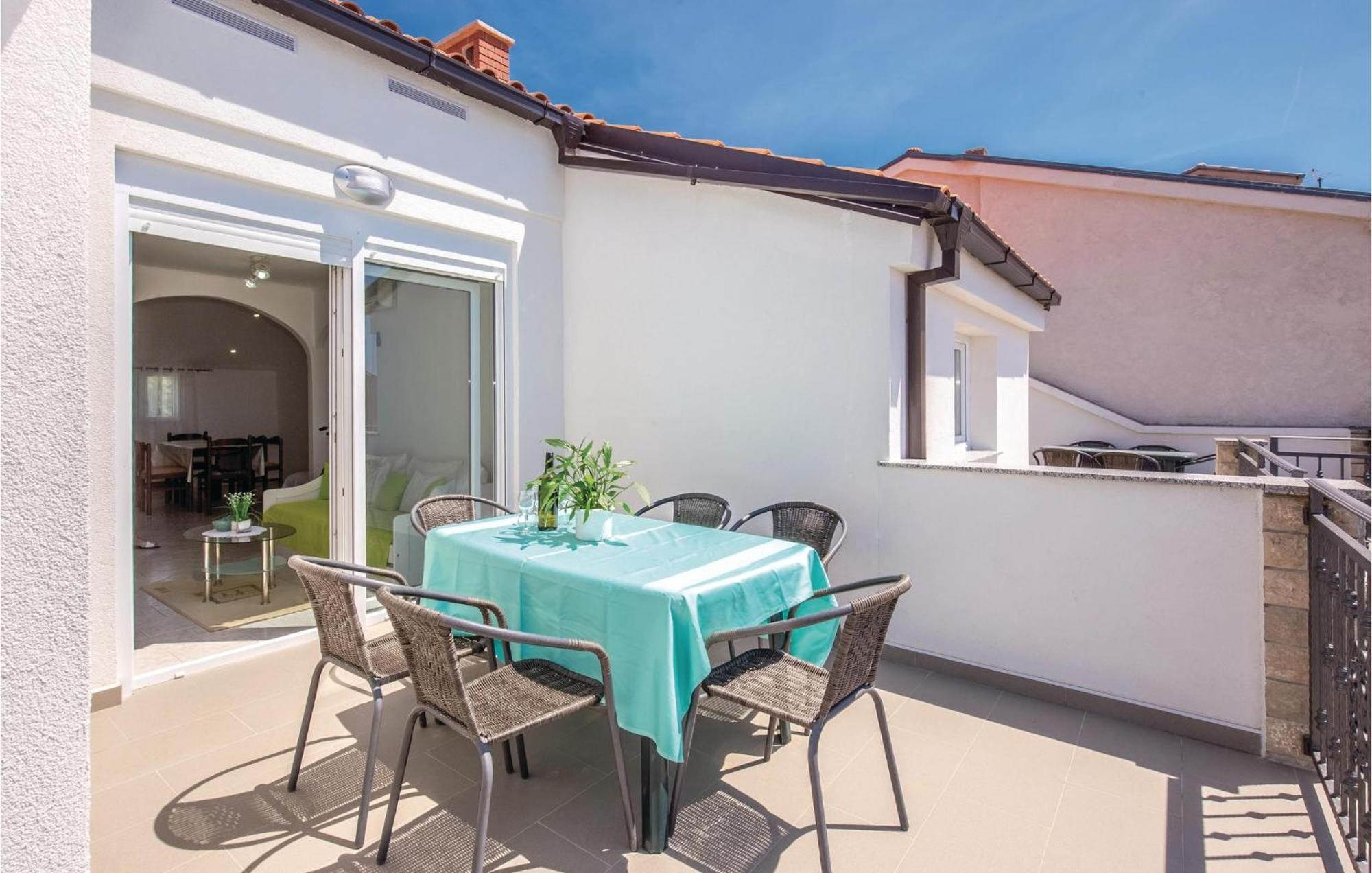 Nice Apartment In Crikvenica With Wifi 外观 照片