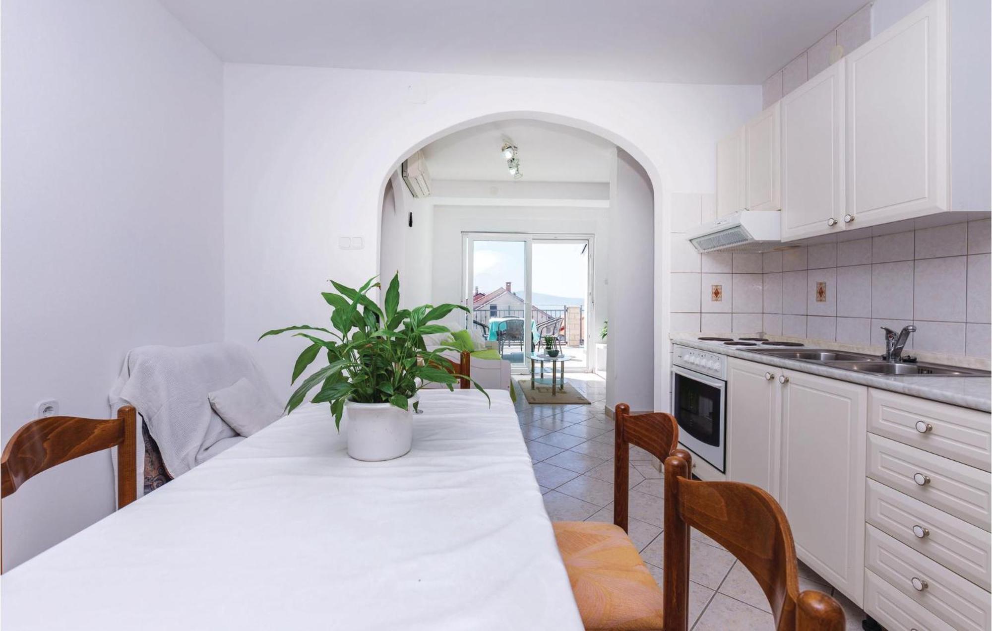 Nice Apartment In Crikvenica With Wifi 外观 照片